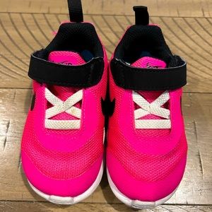 Nike toddler 5C hot pink sneakers